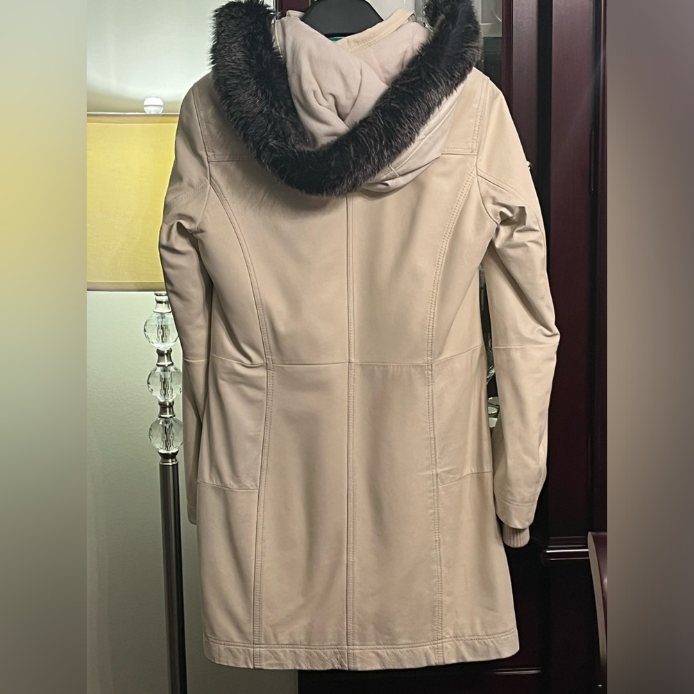 Danier Leather Cream Coat with Fur Trim - Picture 4 of 14